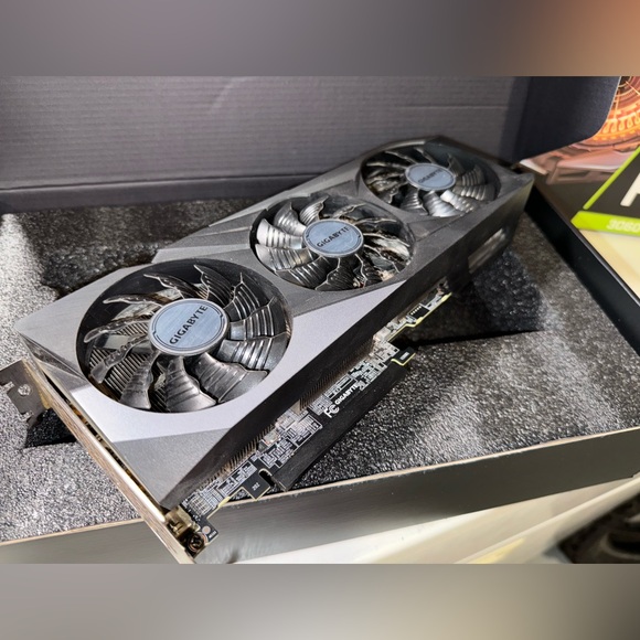 GIGABYTE RTX 3060Ti GPU , Graphics Card - Picture 4 of 7